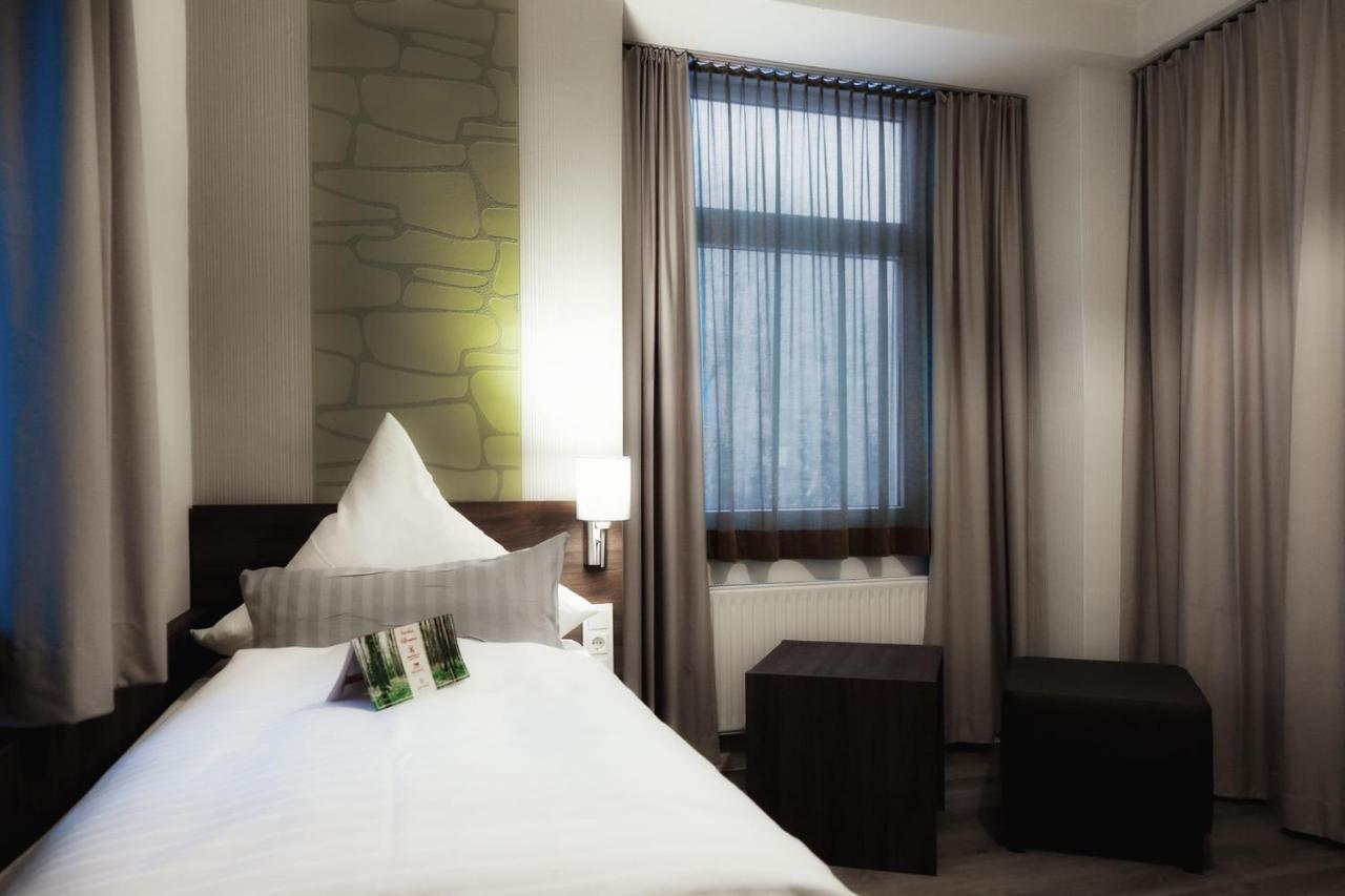 Konsumhotel Am Park オーバーホーフ エクステリア 写真