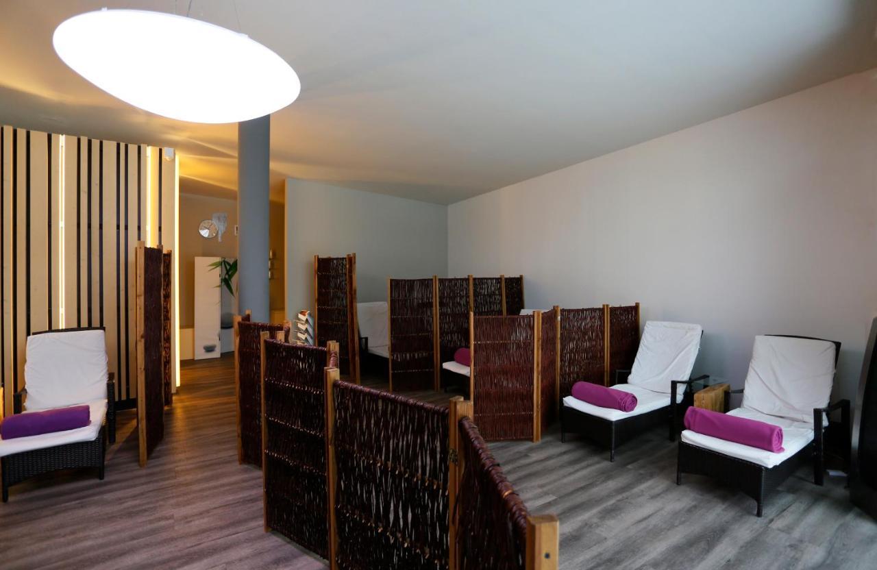 Konsumhotel Am Park オーバーホーフ エクステリア 写真